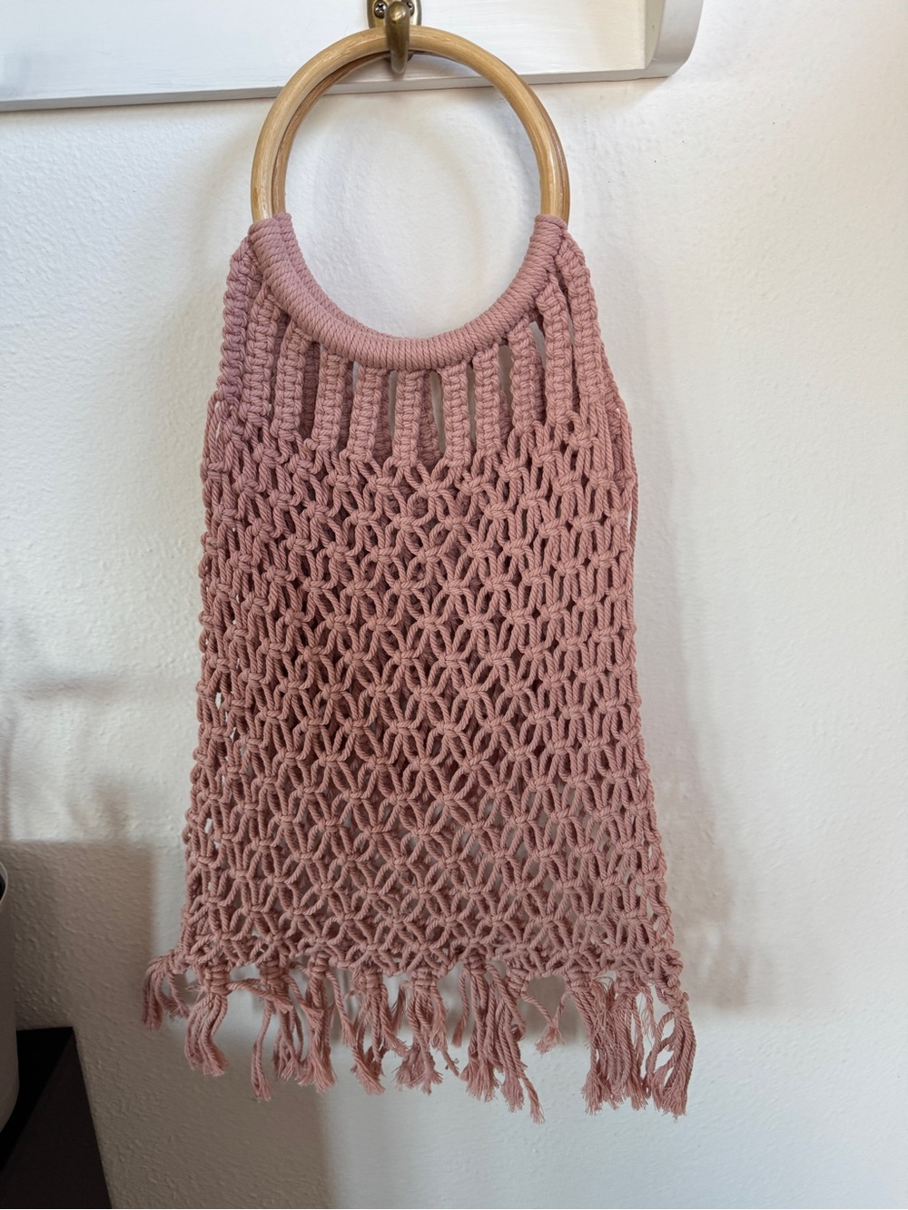Boho Macrame Fringe Tote Bag w/ Wooden Ring Handles – Dusty Pink Handmade - Picture 4 of 4